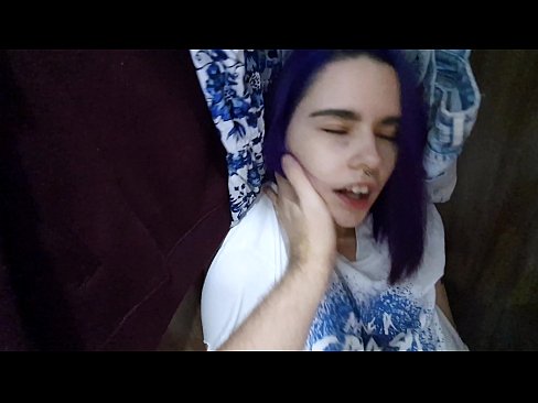 ❤️ Nire ahizpa armairuan aurkitu eta lagundu zion esperma ️ Pornografia pornoan eu.japangaysex.ru ️❤