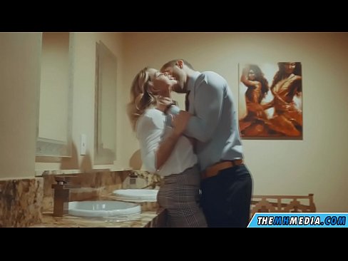 ❤️ Ilehoria busti batek komun publiko batean seduzitzen zaituenean ️ Pornografia pornoan eu.japangaysex.ru ️❤